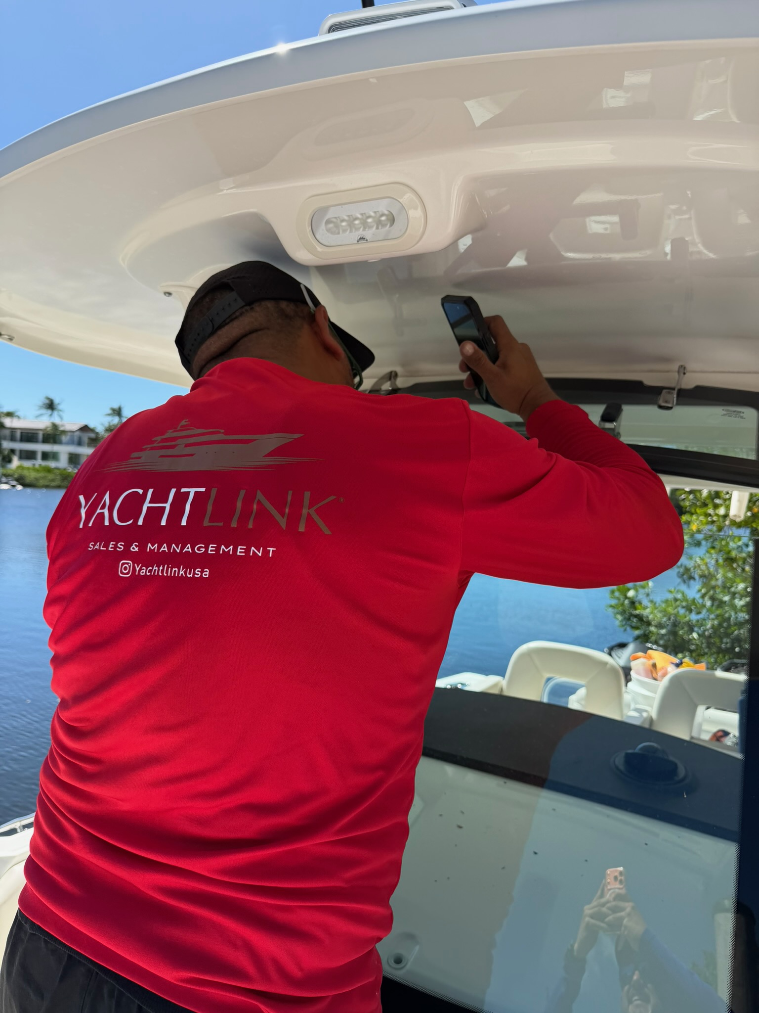 YachtLink USCG Licensed Captain in Miami Marina